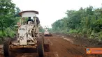Citizen6, Kongo: Saat ini jalan Dungu-Duru berada dalam kondisi rusak parah dan harus segera direhabilitasi. Mengingat saat ini banyak pasukan MONUSCO yang ditempatkan di Duru dan membutuhkan suplay logistik dari Dungu. (Pengirim: Badarudin Bakri)