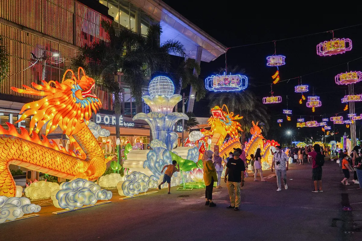 Isi liburan Imlek dengan wisata ke mal menyaksikan lampion