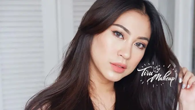 Tiru Makeup: Tampil Glowing Flawless di Bulan Ramadan ala Tyna Kanna Mirdad