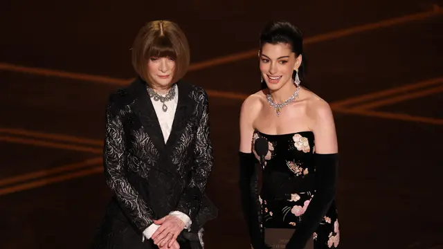 Momen Langka! Anna Wintour Tampil Bersama Anne Hathaway Jadi Pembaca Nominasi Oscar 2026