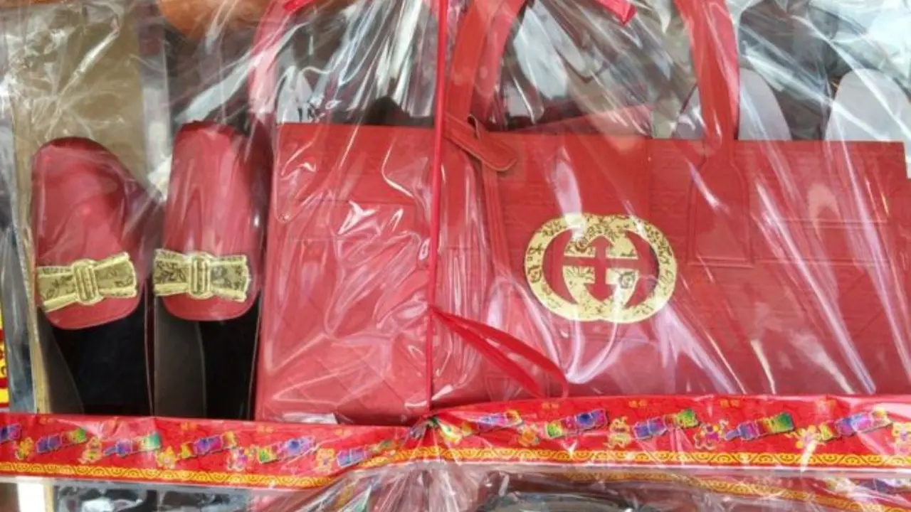 Replika produk Gucci untuk para mendiang