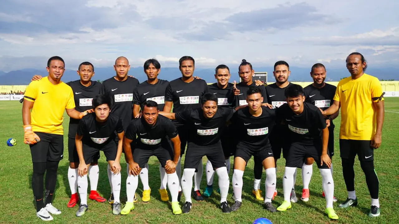 Mantan dan pemain aktif Timnas Indonesia