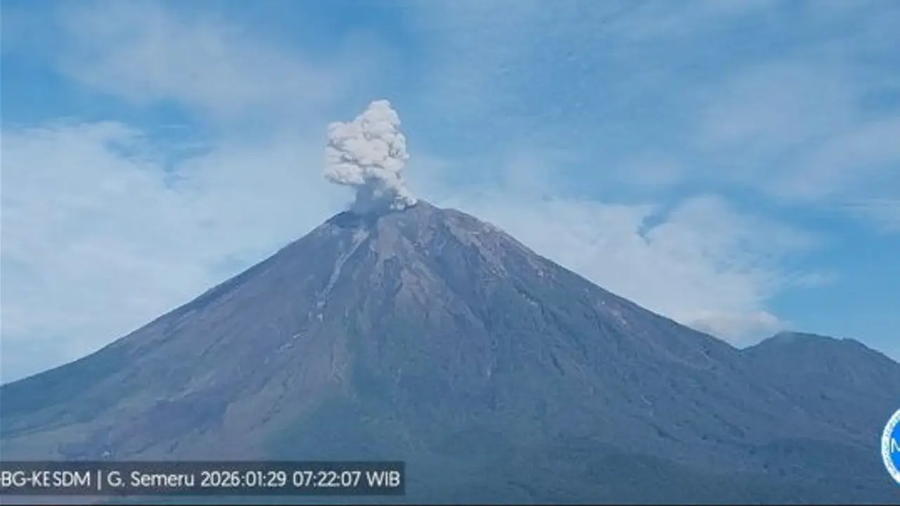 Gunung Semeru erupsi dua kali hari ini, Kamis (5/2/2026) dengan letusan capai 1.000 meter.