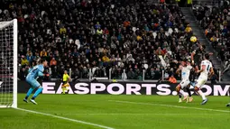 Bermain di kandang sendiri, Juventus baru bisa mencetak gol pada menit ke-60. (Fabio Ferrari/LaPresse via AP)