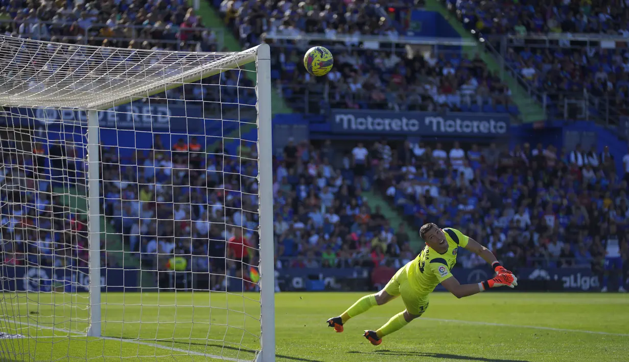 Dengan hasil ini, Barcelona tetap kokoh di puncak klasemen dengan 72 poin dari 29 pertandingan. (AP Photo/Manu Fernandez)