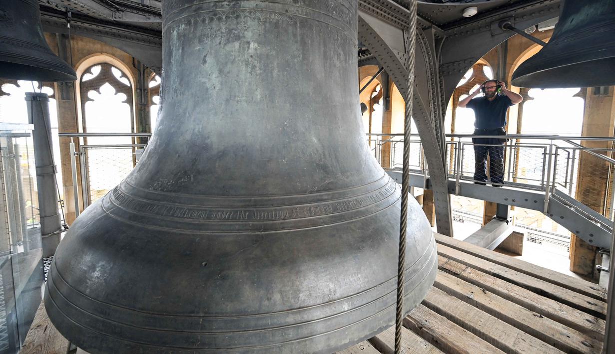 Big Ben pertama kali berdentang pada 31 Mei 1859, namun hanya beberapa bulan kemudian, pada bulan September, lonceng itu retak. (Justin TALLIS/AFP)