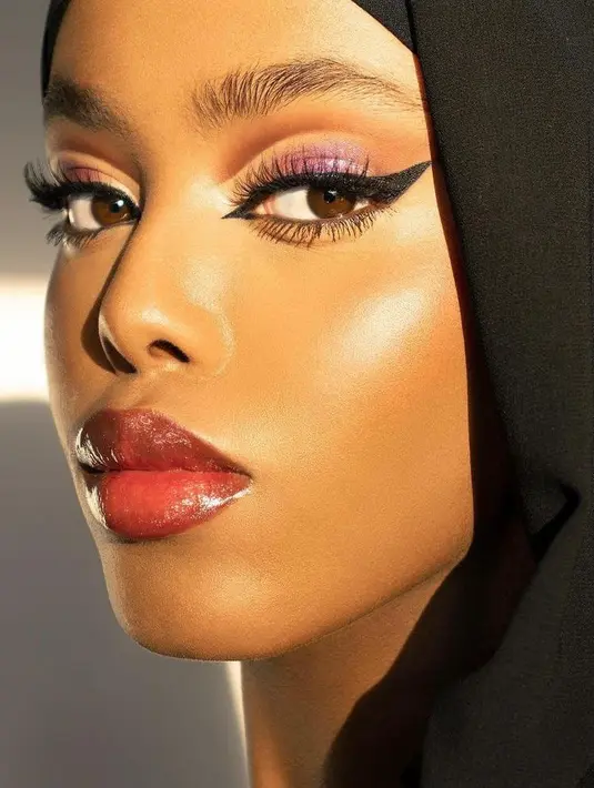 Pesona Khadija bisa membuatnya bersaing dengan finalis dari negara lainnya di Miss World 2021. (Instagram/khadija.omarr).