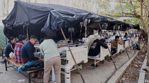 Terdampak Gempa M 7,7 Pasien Rumah Sakit Dirawat di Tenda