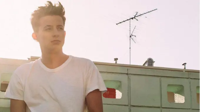 Resolusi Charlie Puth di 2016