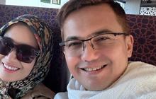 Potret Sahrul Gunawan Bersama Istri Jalani Ibadah Umrah, Pasutri yang Vibesnya Serasa Pengantin Baru Terus