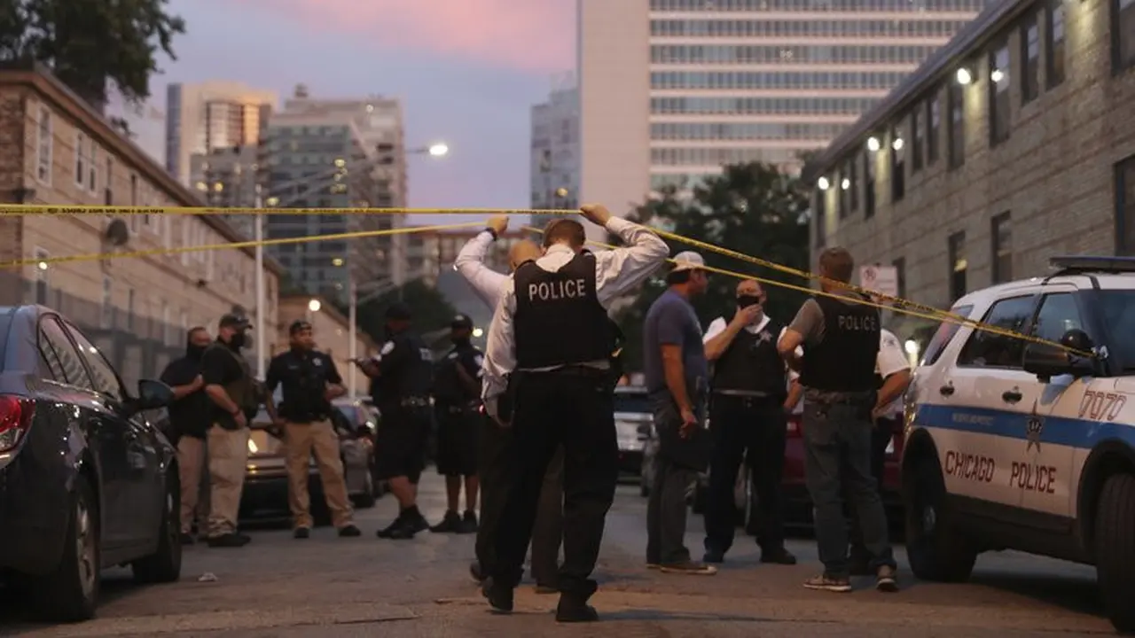 Aksi rusuh dan penjarahan terjadi di Chicago, Amerika Serikat pada dini hari Senin, 10 Agustus 2020.