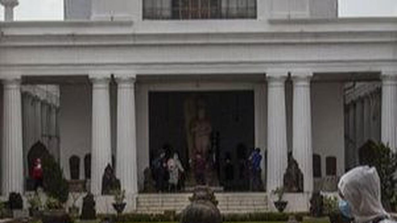 Pihak Museum Nasional Indonesia mengumumkan bakal tutup sementara pasca kebakaran terjadi. <br><br>Kebakaran itu diduga disebabkan oleh korsleting arus listrik dari bedeng proyek renovasi. <br>