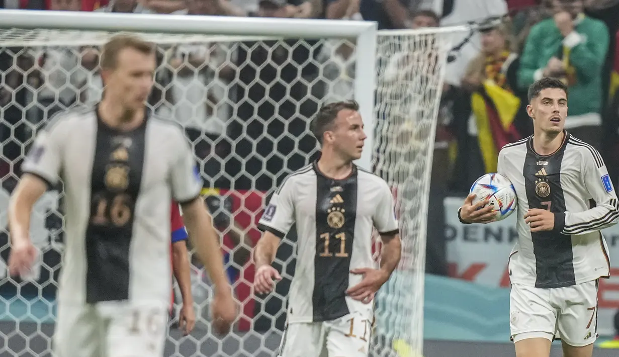 <p>Pemain Jerman,&nbsp;Kai Havertz (kanan) merayakan gol kedua timnya ke gawang Kosta Rika saat matchday ketiga Grup E Piala Dunia 2022 yang berlangsung di Al Bayt Stadium, Jumat (02/12/2022). (AP/Matthias Schrader)</p>