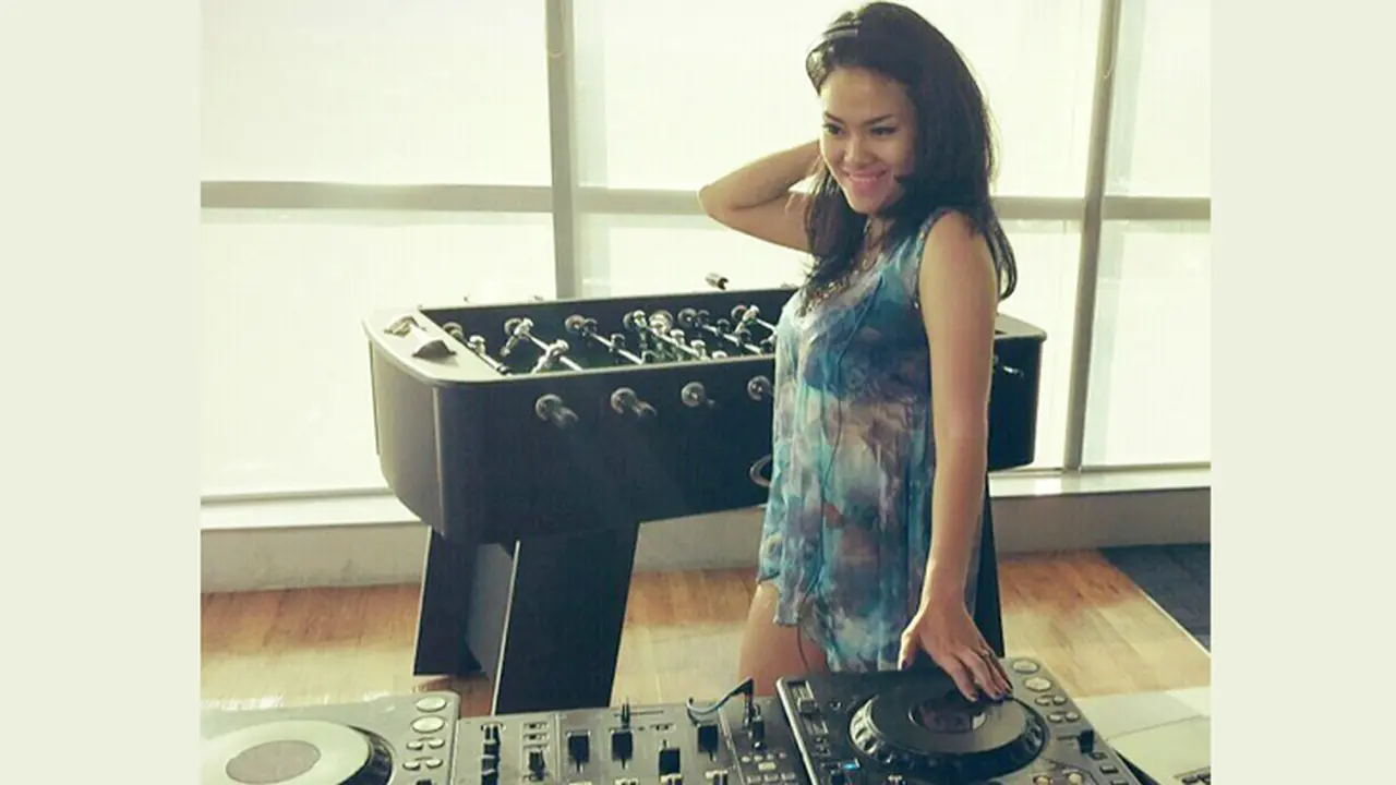DJ Irene Guerrero Mengagumi Soe Hok Gie 