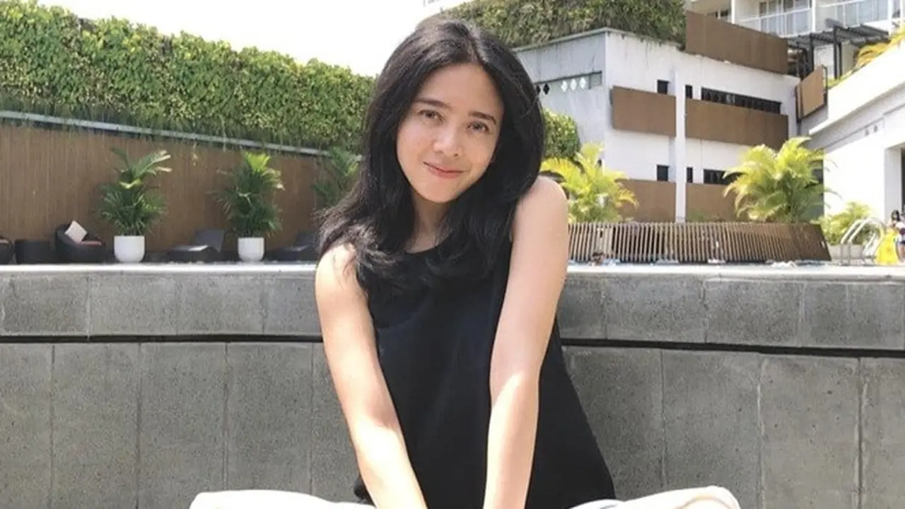 Lama Vakum, Ini 7 Potret Terbaru Dea Ananda yang Tetap Awet Muda