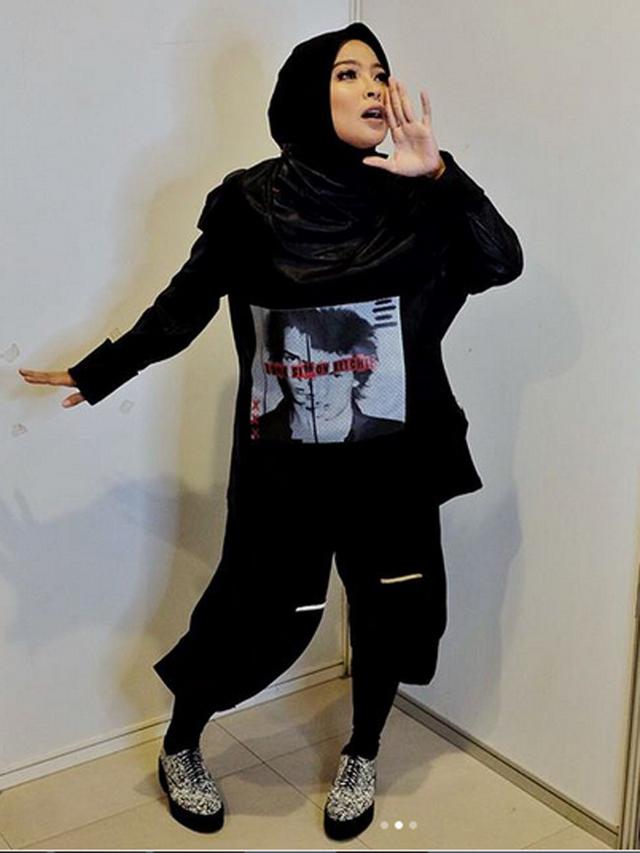 [Bintang] Tantri Kotak Berhijab