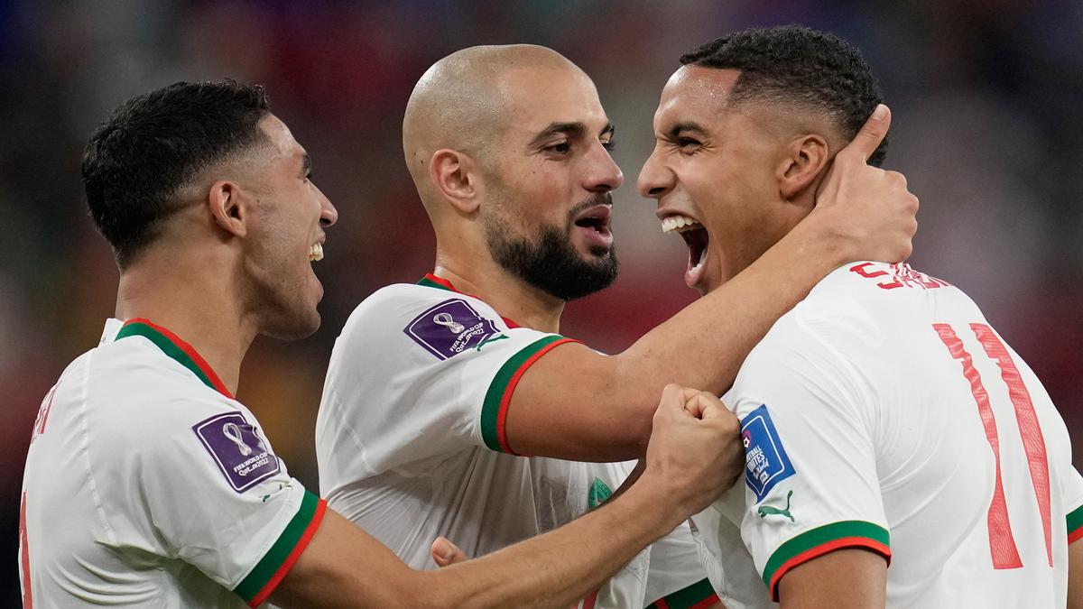 Kehabisan Duit, Manchester United Bakal Boyong Sofyan Amrabat dari Fiorentina dengan Status Pinjaman?