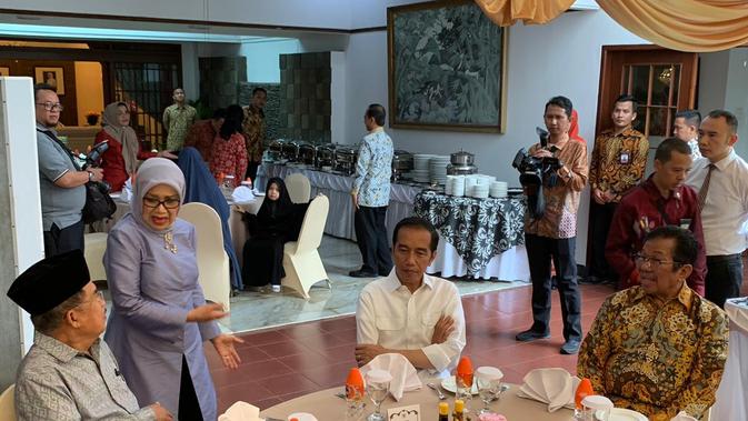 Presiden Jokowi berkunjung ke kediaman Wakil Presiden Jusuf Kalla di Kota Makassar, Sulawesi Selatan. (Dok: Setpres)