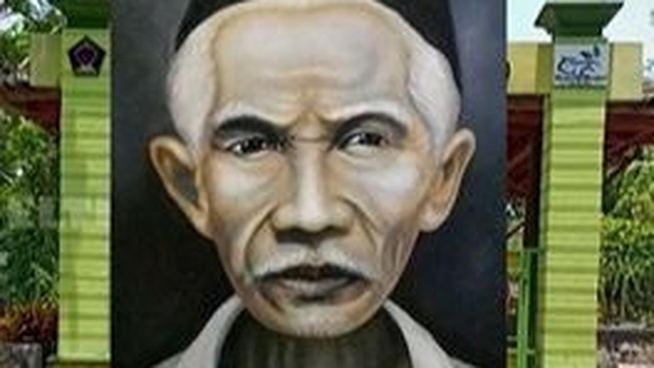 Adalah Mbah Moedjair, sosok di balik berpindahnya habitat ikan mujair ke air tawar. Mbah Moedjair sangat dikenal oleh warga sekitar Pantai Serang di Blitar, Jawa Timur.