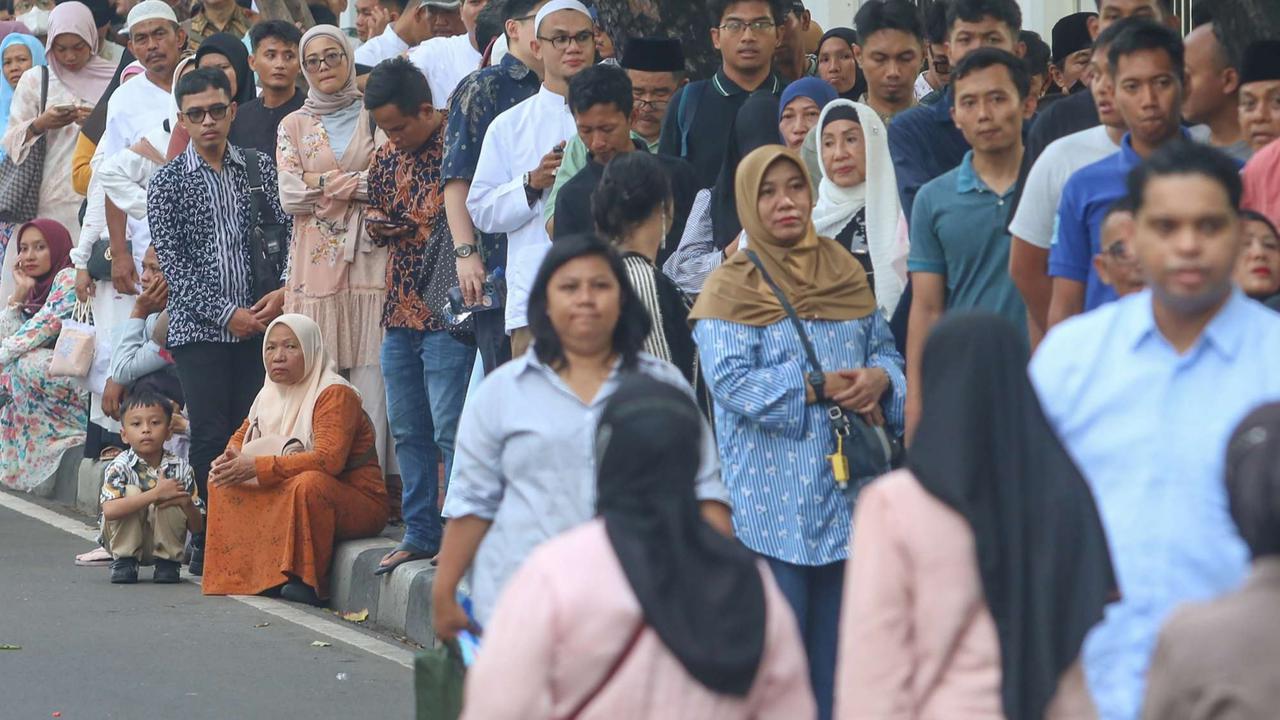 Antusiasme Ribuan Orang Hadiri Open House Prabowo di Istana