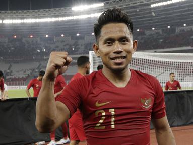 Andik Vermansah merayakan kemenangan Timnas Indonesia atas Timor Leste 3-1, Selasa (13/11/2018) di Stadion Utama Gelora Bung Karno. (Bola.com/Muhammad Iqbal Ichsan)