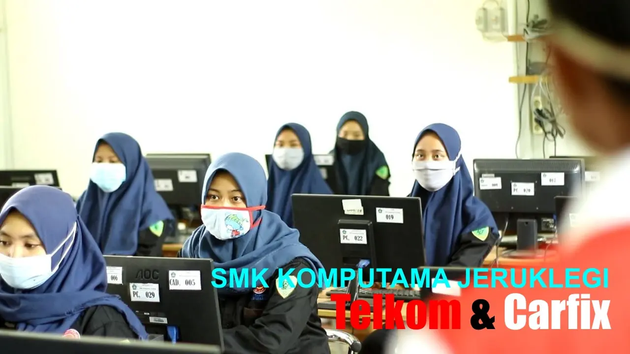 Siswa berpraktik di Lab Teknik Komputer Jaringan, kelas industri kerja sama dengan Telkom. (Foto: Liputan6.com/Muhamad Ridlo)