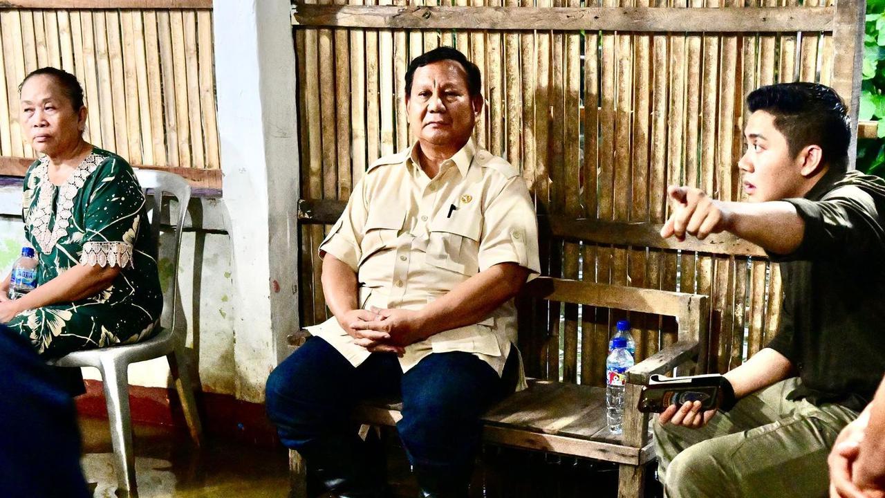 VIDEO: Isi Percakapan Prabowo dengan Warga Babelan Bekasi, Ditemani Teddy Buka Puasa di Tengah Banjir