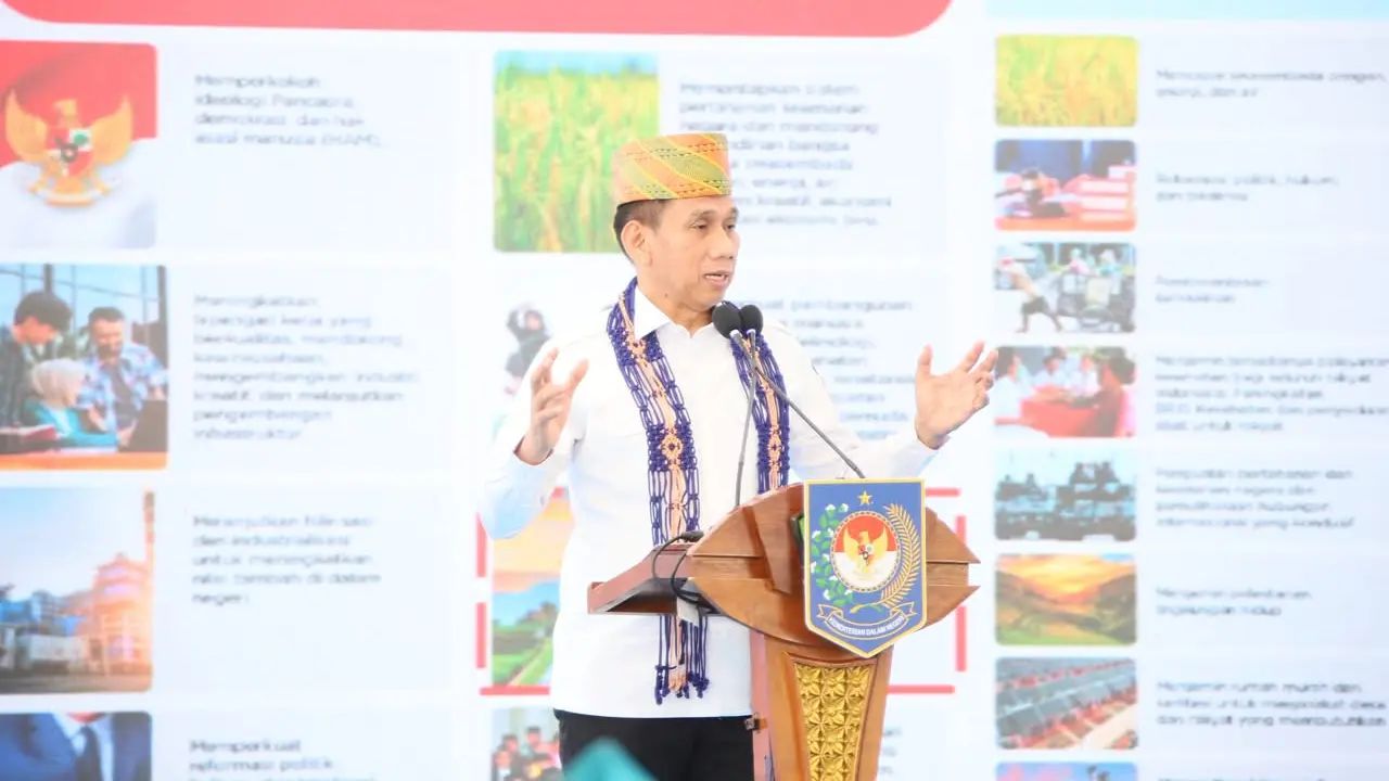 Wakil Menteri Dalam Negeri (Wamendagri) Akhmad Wiyagus saat menghadiri Temu Karya Nasional Pembinaan Penyelenggaraan Pemerintahan Desa Tahun 2026 di Kantor Bupati Konawe, Sulawesi Tenggara. (Istimewa)