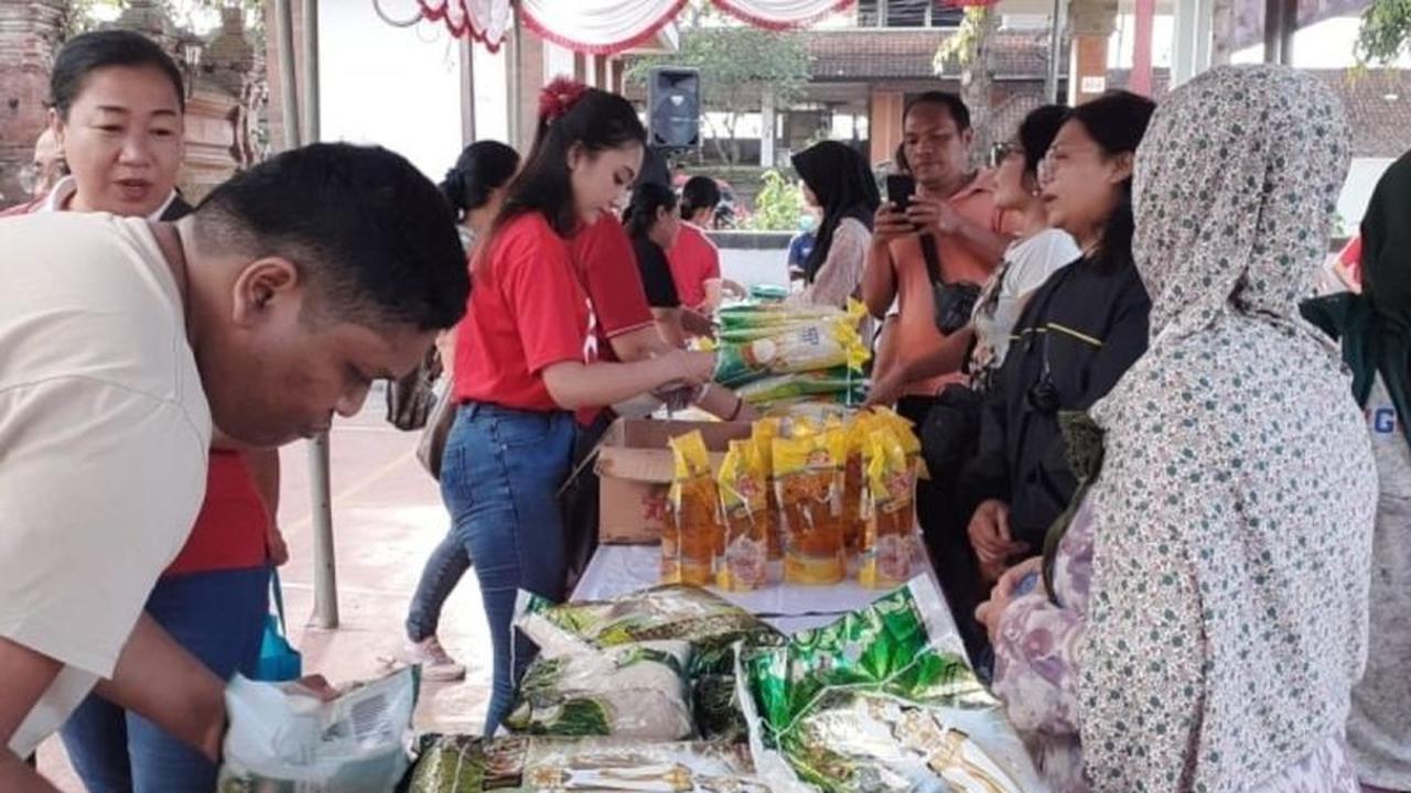 Trivia: Pemkab Gianyar Salurkan 7 Ton Beras Bulog, Sukses Tekan Inflasi Lewat Gerakan Pangan Murah