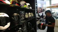 Helm lokal asal Bandung, RSV, baru pertama kali hadir di IMOS 2018 yang digelar di JCC, Senayan, Jakarta. (Herdi Muhardi)