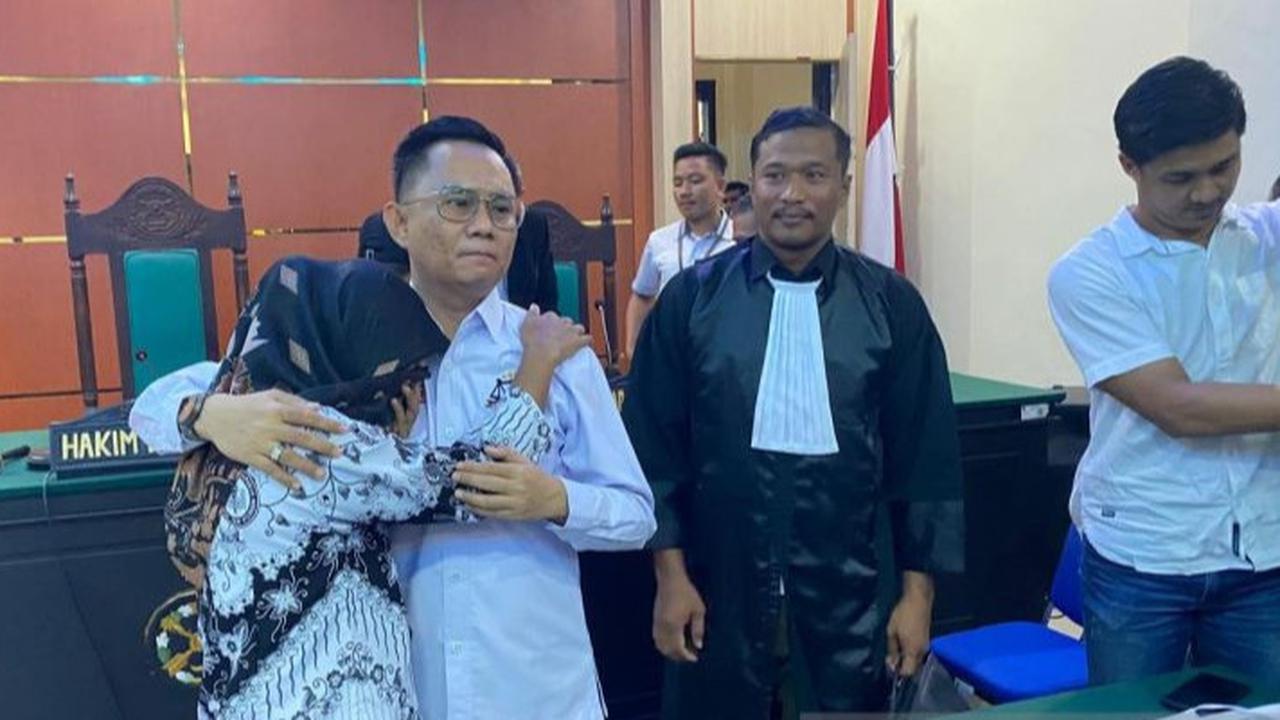Akhir Manis Perjuangan Guru Honorer Supriyani, Lolos dari Jeruji Besi Usai Dituduh Aniaya Anak Polisi