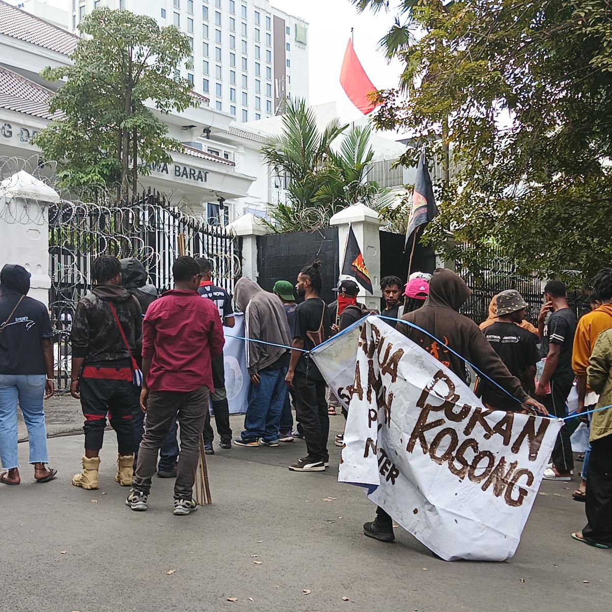 Mahasiswa Papua Desak Izin Tambang PT GAG Nikel di Raja Ampat Segera Dicabut