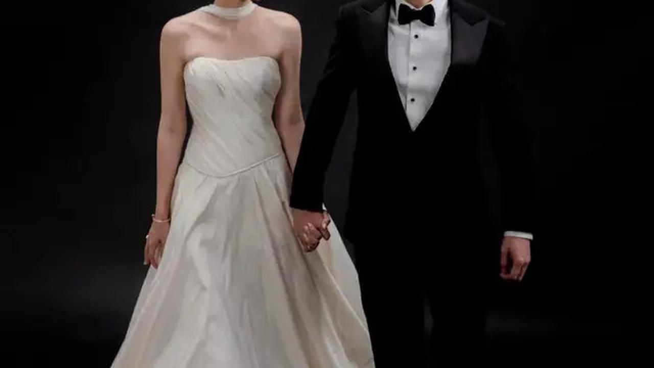 Jelang Pernikahan, Ini Potret Prewedding Al Ghazali dan Alyssa dengan Tuxedo Hitam serta Gaun Putih yang Elegan