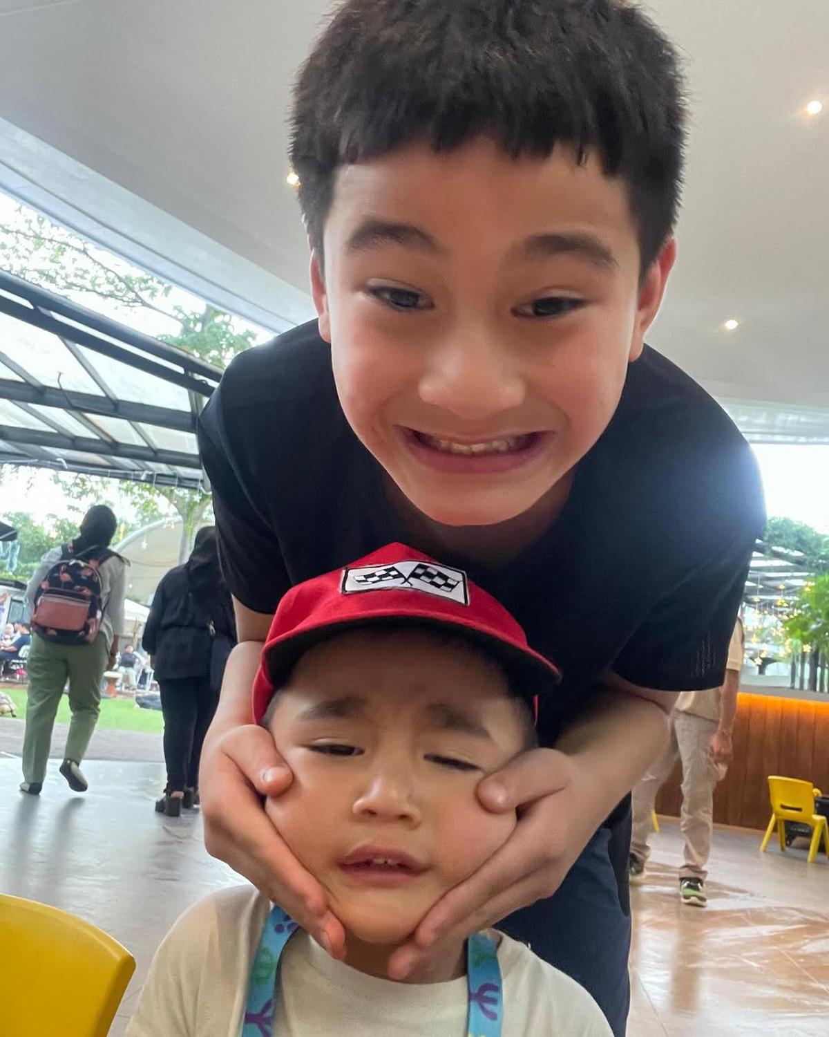 Rebutan Baby Lily, Rafathar Bercanda Sebut Rayyanza Anak Sus Rini