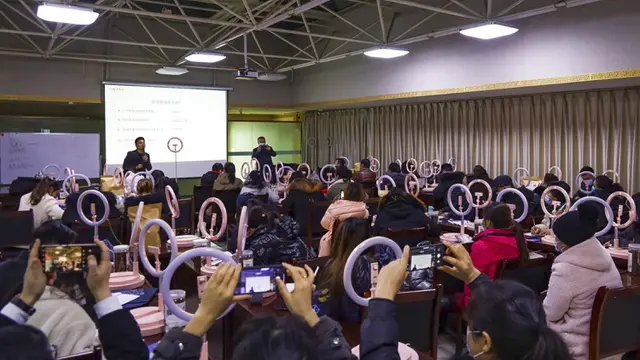 FOTO: Antusiasme Warga China Belajar Bisnis Online
