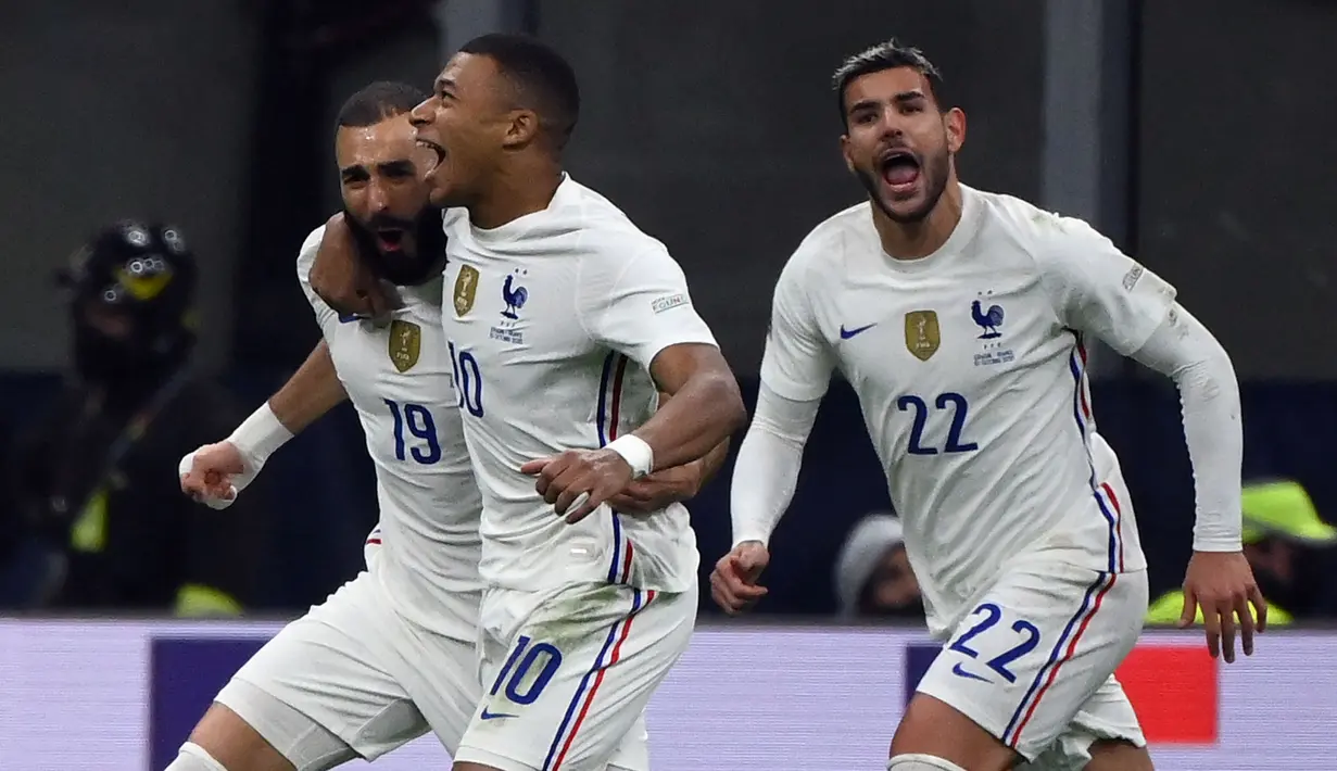 Gol Mbappe sekaligus mengunci kemenangan Prancis atas Spanyol di laga Final UEFA National League 2021. Les Bleus sukses menakhlukkan La Furia Roja dengan skor 2-1. (AFP/Franck Fife)