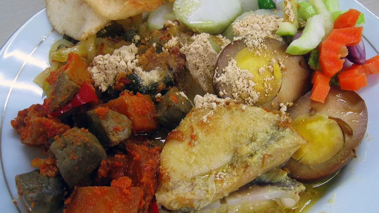 lontong cap go meh