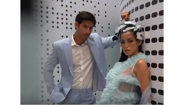 5 Kostum Menawan Jedar Saat Pre-Wedding