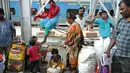 Pemungutan suara akan dilakukan secara elektronik di lebih dari satu juta TPS. (R. Satish BABU/AFP)