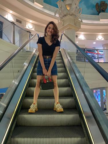Lebih Dekat Dengan Hana Hanifah Selebgram Yang Kerap Curi Perhatian News Entertainment Fimela Com