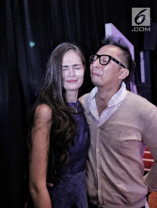 Pasangan Ringgo Agus Rahman dan Sabai Morscheck saat ditemui dalam launching produk di Jakarta, Kamis (23/8). Keluarga satu ini mempunyai cara yang unik mengungkapkan rasa cintanya sehinga disebut-sebut sebagai family goals. (Liputan6.com/Faizal Fanani)