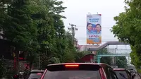 Baliho berukuran besar yang bertuliskan ‘Prabowo-Gibran Gaspoll Indonesia Maju’ terpasang di Jalan Nasional, Barusari, Semarang Selatan. (Ist)