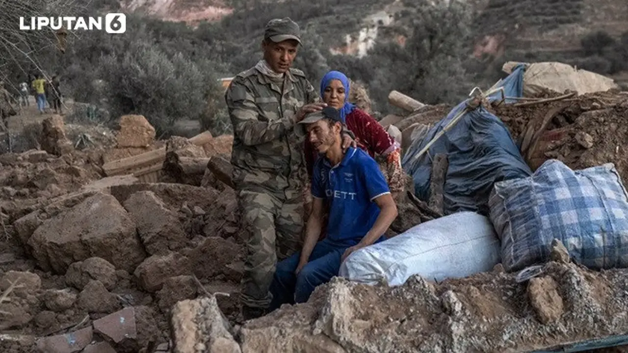 Banner Infografis Penanganan Gempa Dahsyat Magnitudo 6,8 di Maroko. (Foto: BULENT KILIC/AFP)