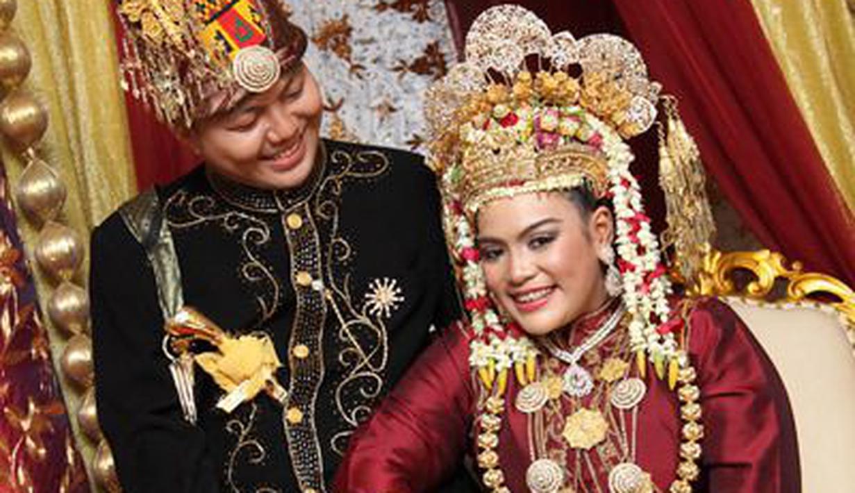 10 Gaun Pengantin Tradisional di Indonesia - Cantik & Mengagumkan - Fashion Fimela.com