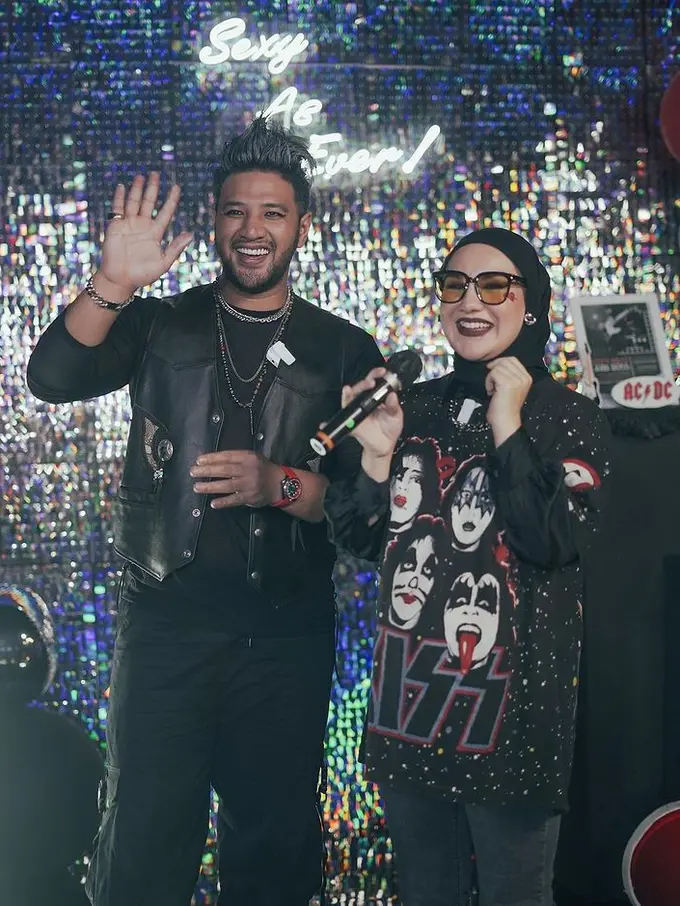 8 Potret Kompak Ammar Zoni dan Irish Bella Bergaya Rocker di Pesta Ulang Tahun