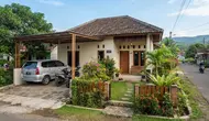 7 Desain Rumah Sederhana dengan Taman tapi Tetap Punya Area Parkir