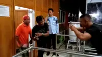 Para napi Lapas Kelas II A Kota Gorontalo bergoyang TikTok dan direkam oleh petugas Lapas saat bebas dari penjara. (Foto: Liputan6.com/Andri Arnold)