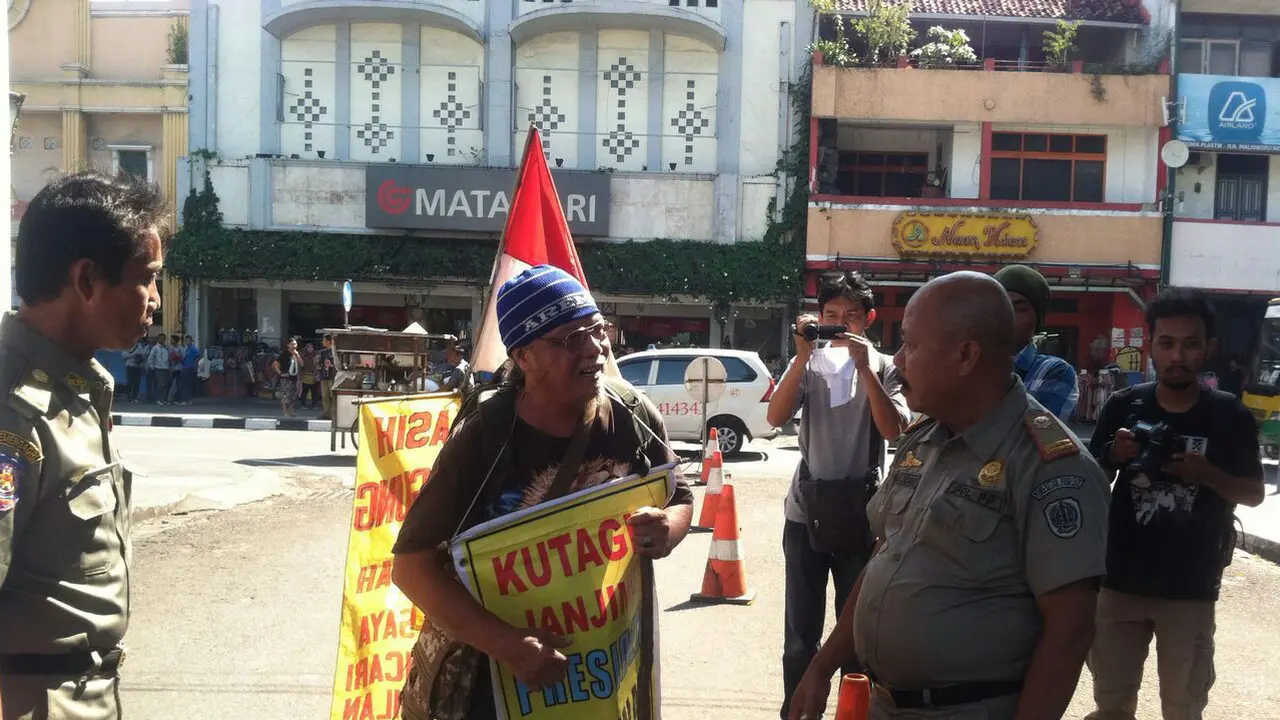 Indra Tuntut Keadilan 