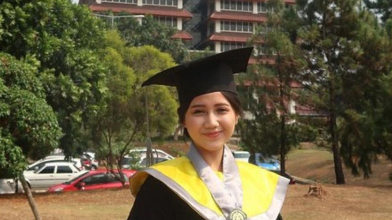 Jessica lulus dari Jurusan Ekonomi Universitas Indonesia tahun 2018.