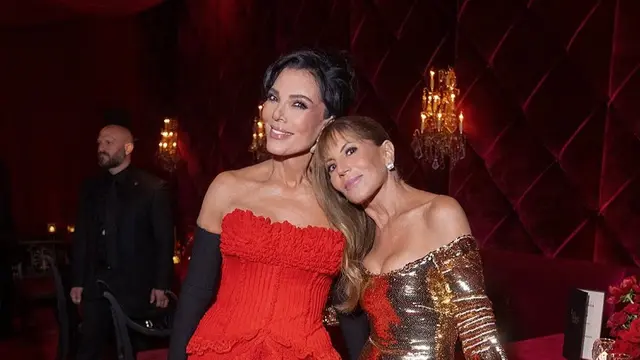 Potret Tampilan Awet Muda Kris Jenner Rayakan Ulang Tahun ke-70 dengan Gaun Lawas Givenchy